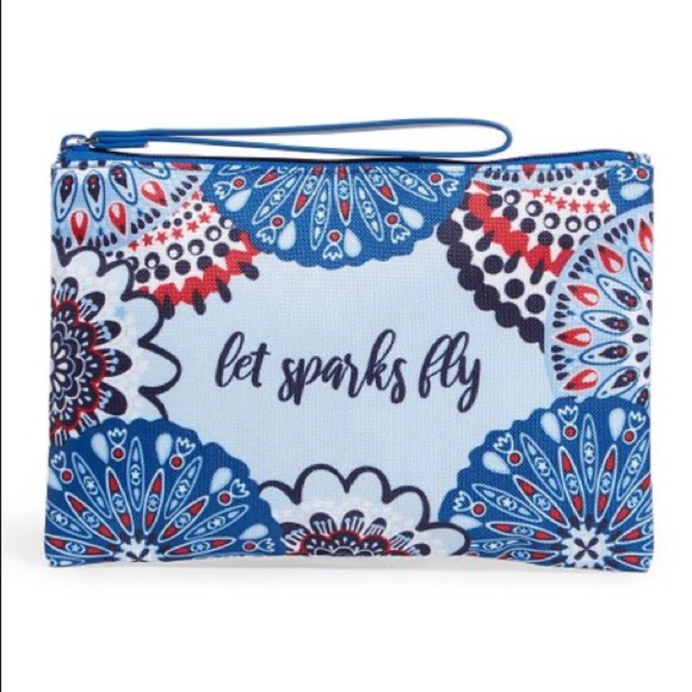 Vera Bradley Lighten Up Wristlet 🎇 Medallion